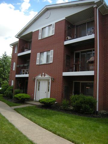489 Leslie Ct. #102, Des Plaines, IL 60016