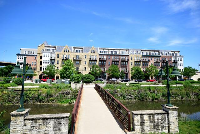 351 Front St. #2412, Lemont, IL 60439