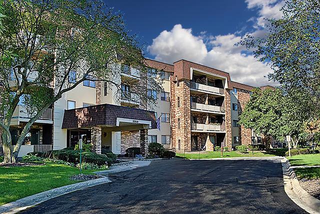 3350 N Carriageway Dr. #202, Arlington Heights, IL 60004