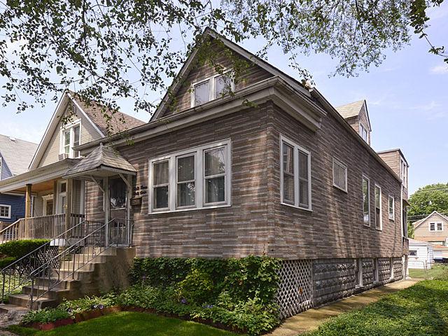 3334 W Belle Plaine Ave., Chicago, IL 60618