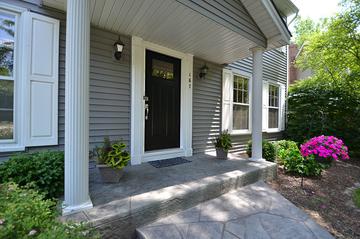 167 Hedge Ct., Glen Ellyn, IL 60137