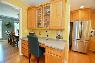 167 Hedge Ct., Glen Ellyn, IL 60137