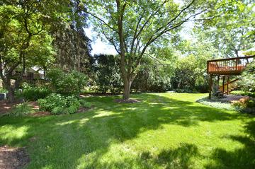 167 Hedge Ct., Glen Ellyn, IL 60137