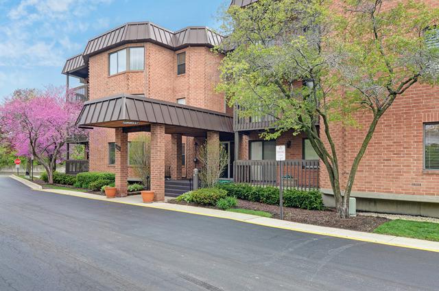 6401 Clarendon Hills Rd. #104, Willowbrook, IL 60527
