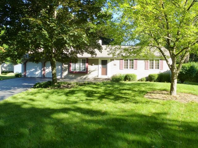 13 Brock Ct., Oswego, IL 60543