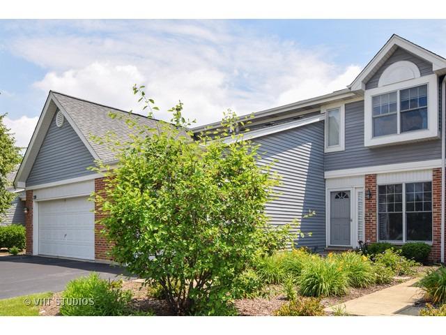 757 Daybreak Ln., Carol Stream, IL 60188