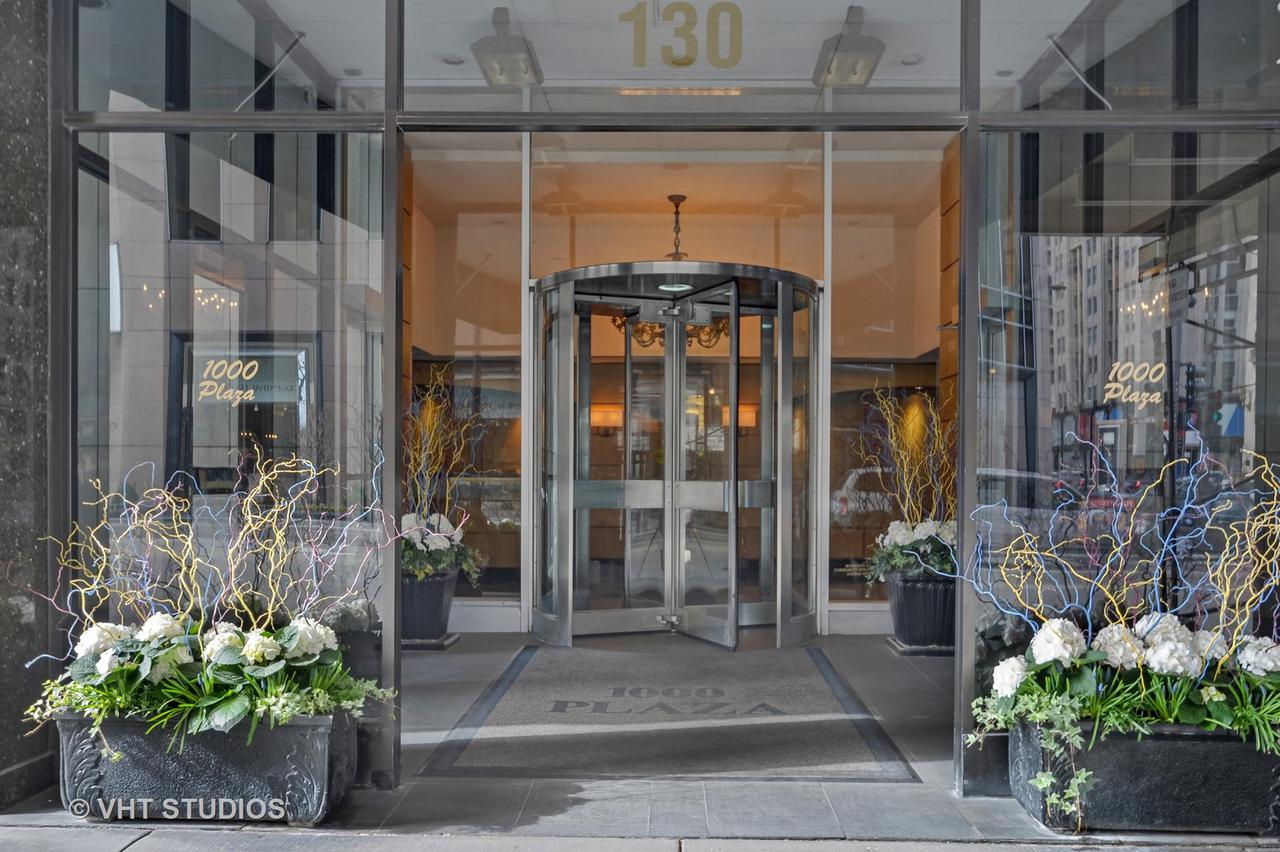 1000 N Lake Shore Plz. #9A, Chicago, IL 60611