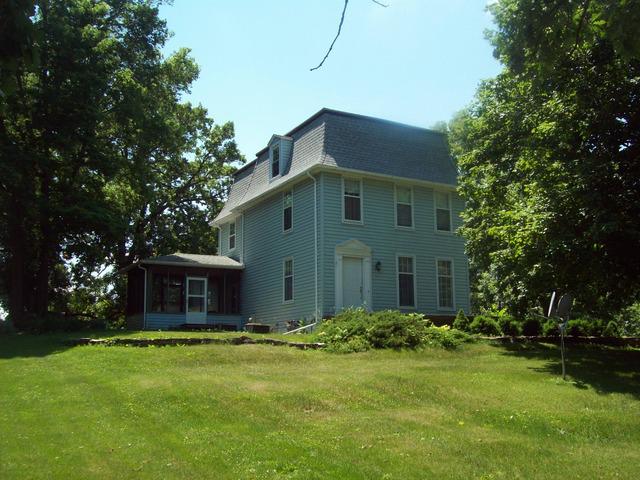 208 E Walnut St., Walnut, IL 61376