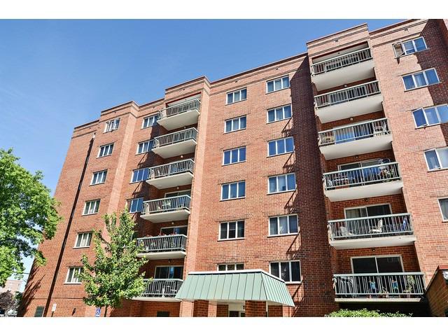 545 S River Rd. #504, Des Plaines, IL 60016