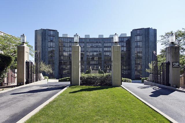 1420 Sheridan Rd. #3E, Wilmette, IL 60091