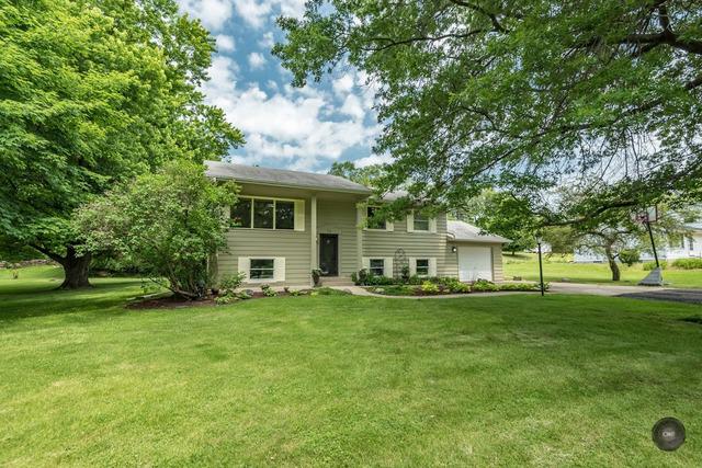 22 W Pleasantview Dr., Oswego, IL 60543