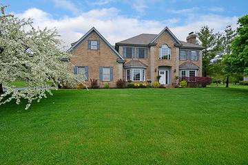 179 Meadowlark Dr., Hawthorn Woods, IL 60047