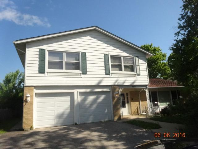 989 Yorkshire Dr., Hanover Park, IL 60133