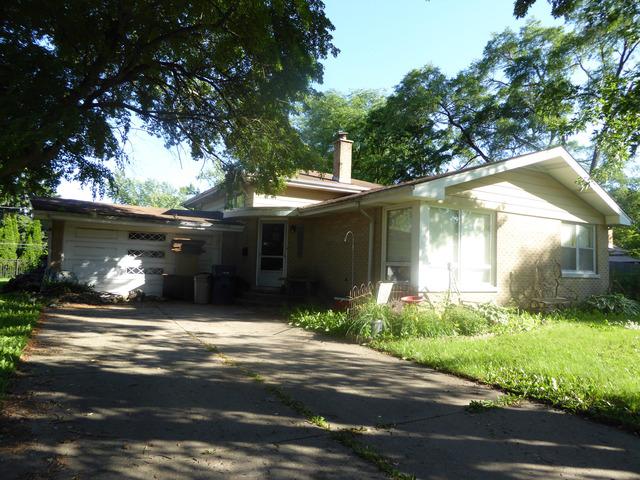 216 Sycamore Dr., Naperville, IL 60540