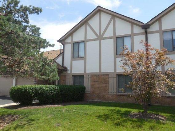 928 Surrey Dr. #1B, Schaumburg, IL 60193