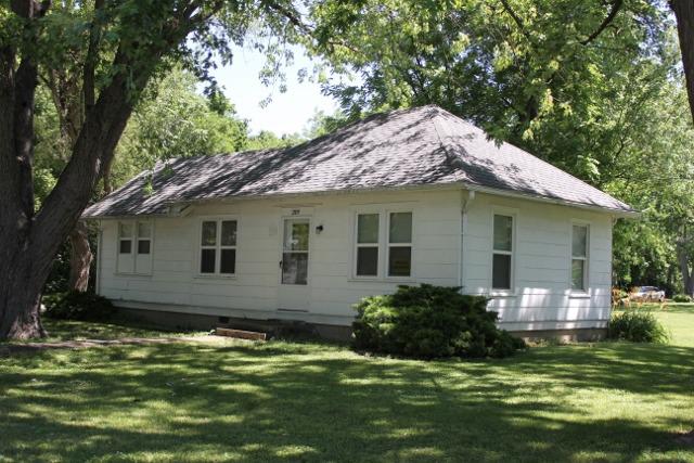 209 Poplar St., Piper City, IL 60959