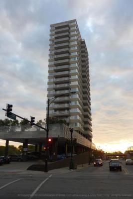 5601 N Sheridan Rd. #13E, Chicago, IL 60660