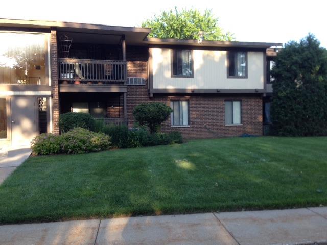 580 Somerset Ln. #4, Crystal Lake, IL 60014