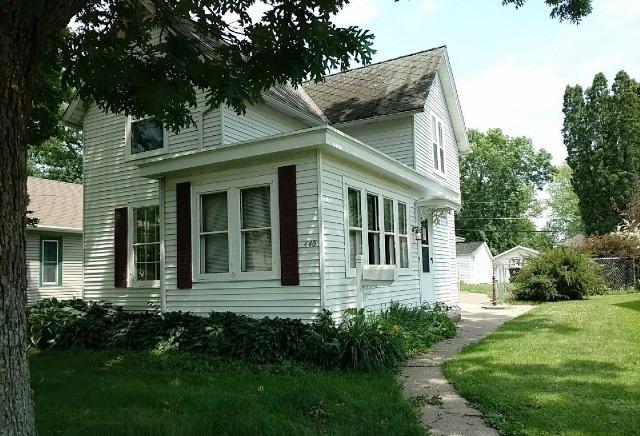 440 Montgomery Ave., East Dubuque, IL 61025