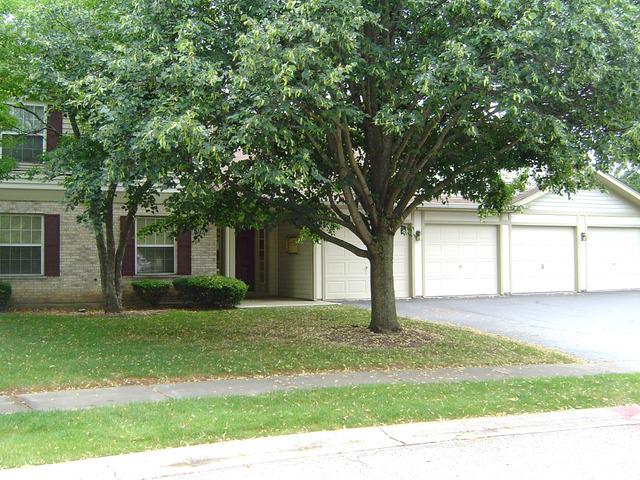 1103 Stratford Ct. #B, Elgin, IL 60120