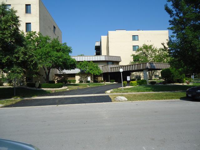 5840 104th St. #112, Oak Lawn, IL 60453