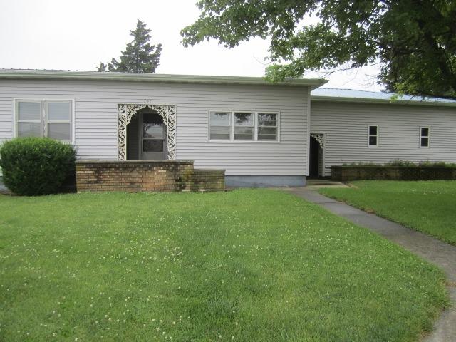 707 Cartwright Ave., Ashton, IL 61006