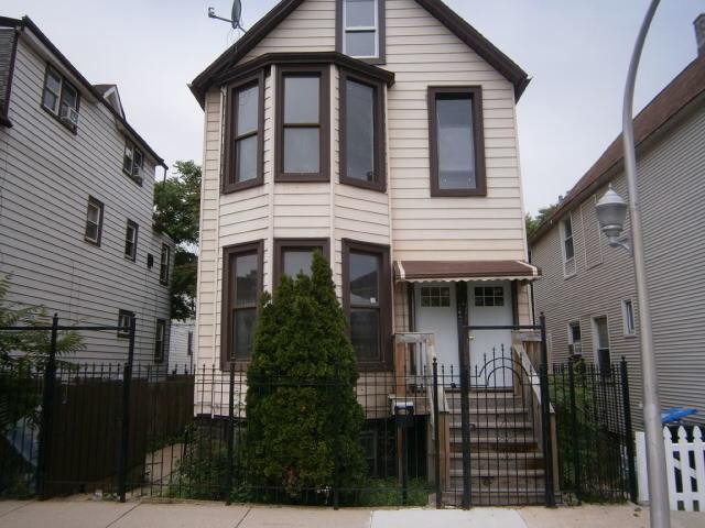 2724 W Prindiville St., Chicago, IL 60647