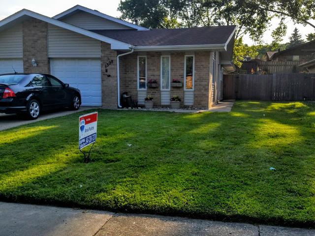 1328 Beverly Ln., Streamwood, IL 60107