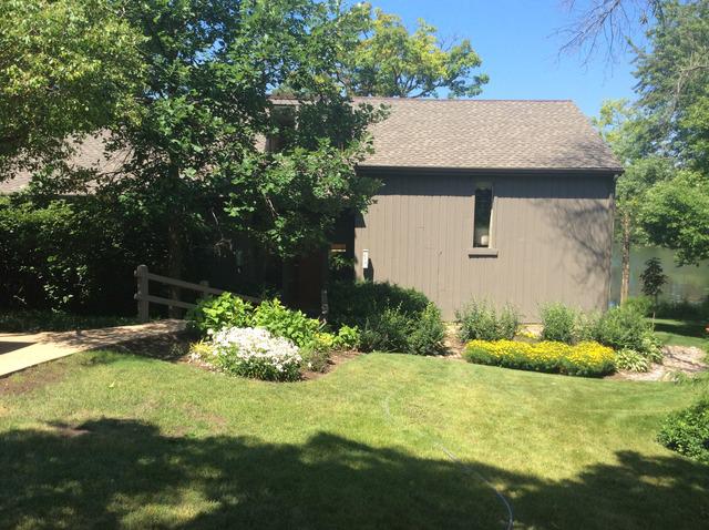 678 Old Barn Rd. #A, Lake Barrington, IL 60010