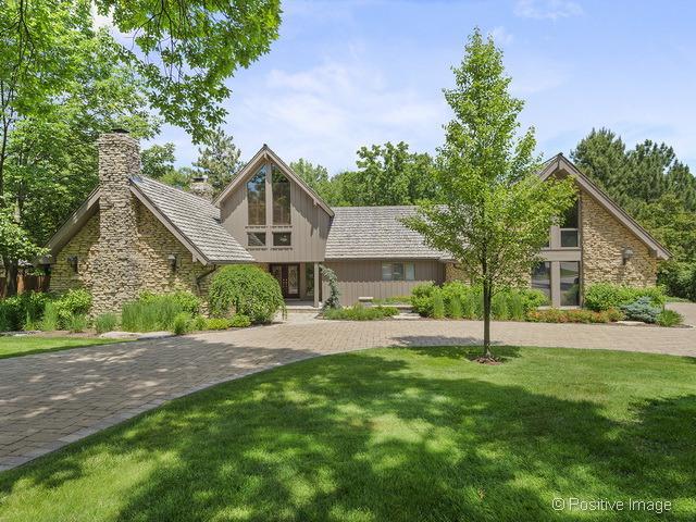 3 Woodgate Dr., Burr Ridge, IL 60527