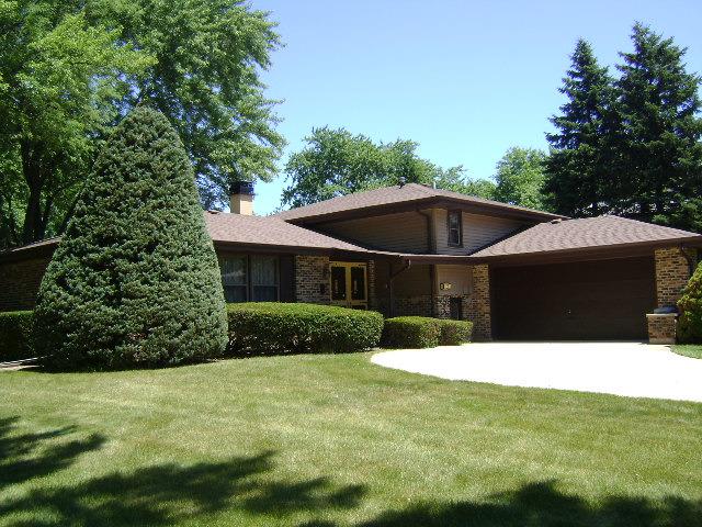 26 Marie Dr., Downers Grove, IL 60516