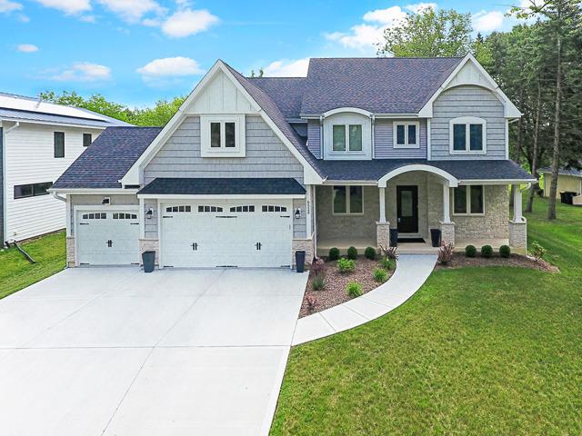 6525 S Richmond Ave., Westmont, IL 60559