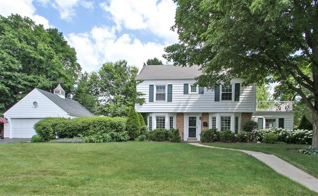 2022 Robincrest Ln., Glenview, IL 60025