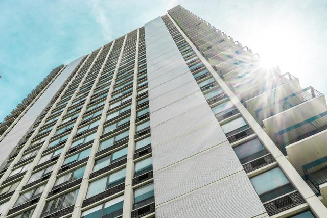1355 N Sandburg Ter. #1406D, Chicago, IL 60610