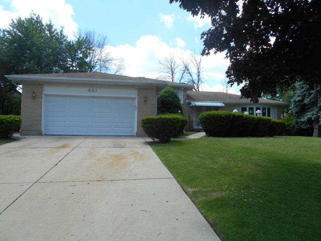 451 Pebble Ct., Schaumburg, IL 60193