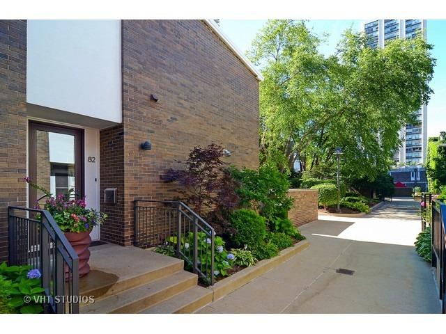 82 W Schiller St., Chicago, IL 60610