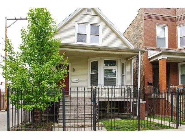 2744 W Nelson St., Chicago, IL 60618