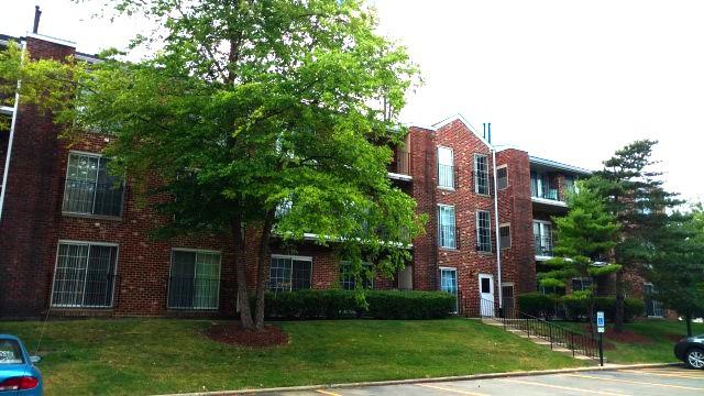 815 Leicester Rd. #310A, Elk Grove Village, IL 60007