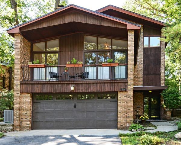 2036 W Hopkins Pl., Chicago, IL 60643