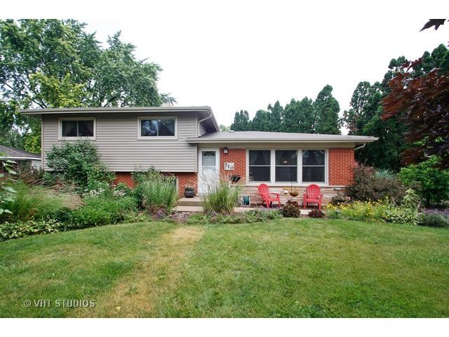 710 Thomas Ct., Mundelein, IL 60060
