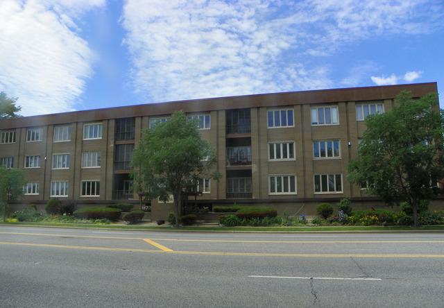 10048 S Pulaski Rd. #2E, Oak Lawn, IL 60453