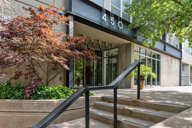 450 W Briar Pl. #5C, Chicago, IL 60657