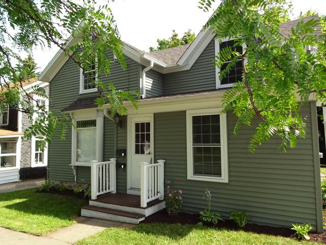32 Brink St., Crystal Lake, IL 60014