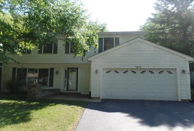 1910 Templar Dr., Naperville, IL 60565