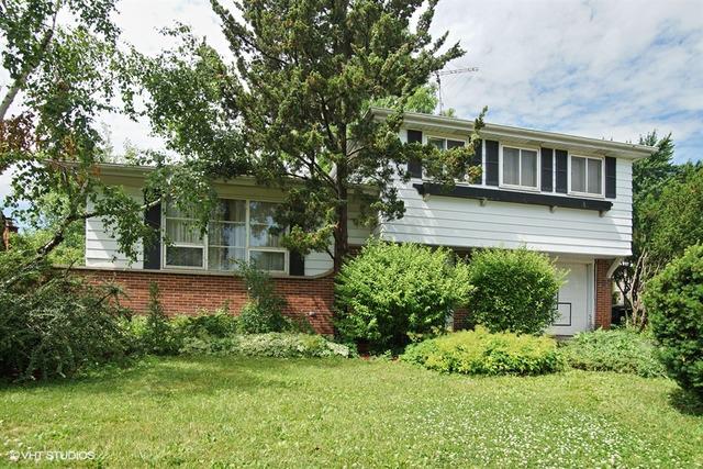 1411 W Roanoke Dr., Arlington Heights, IL 60004