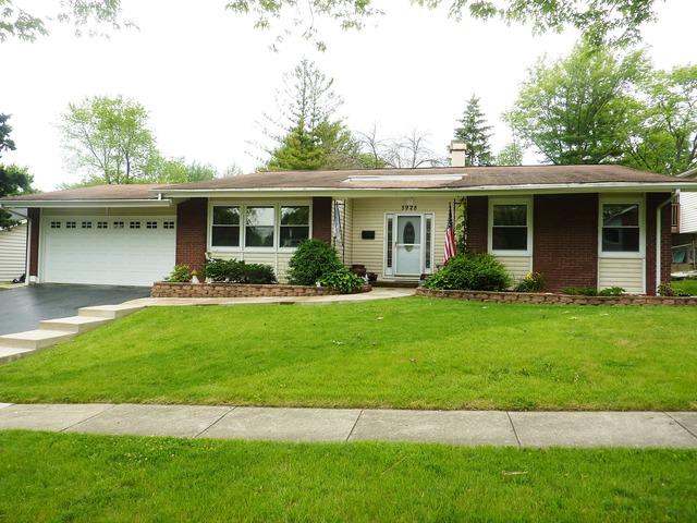 5928 Ross Dr., Woodridge, IL 60517
