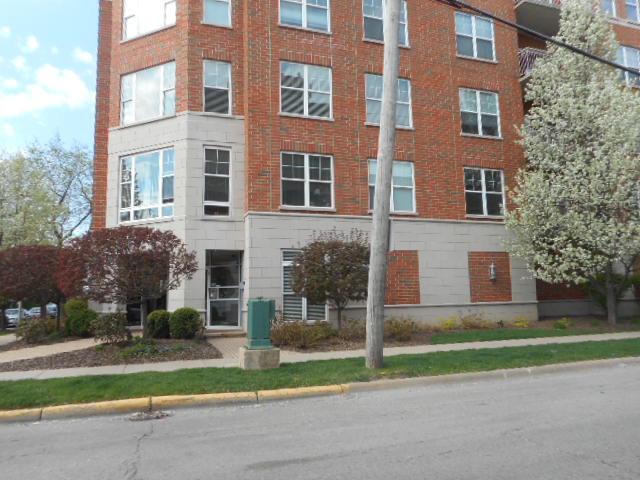 900 Lee St. #405, Des Plaines, IL 60016