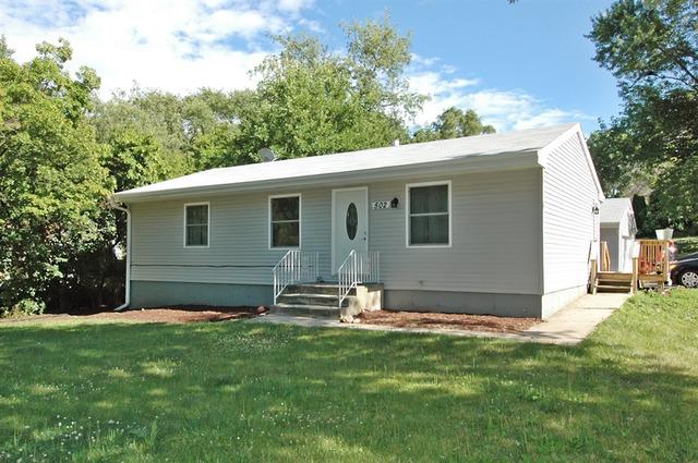 502 E Oak St., Lake In The Hills, IL 60156