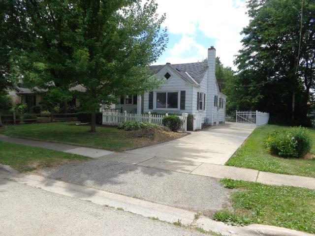 913 S 6th St., Dekalb, IL 60115