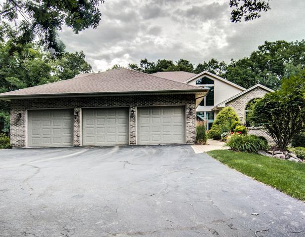 11111 Walton Dr., Roscoe, IL 61073